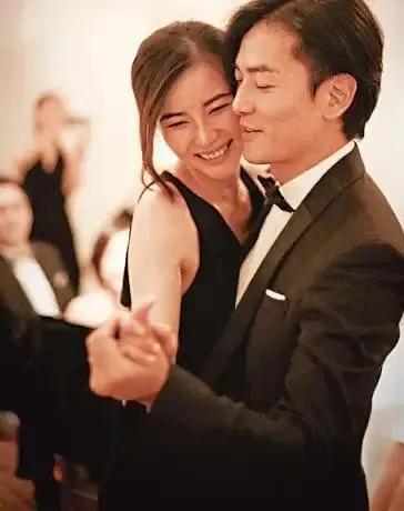 10对丁克夫妻，有人丁克至死，有人后悔晚矣，还有2对偷生孩子