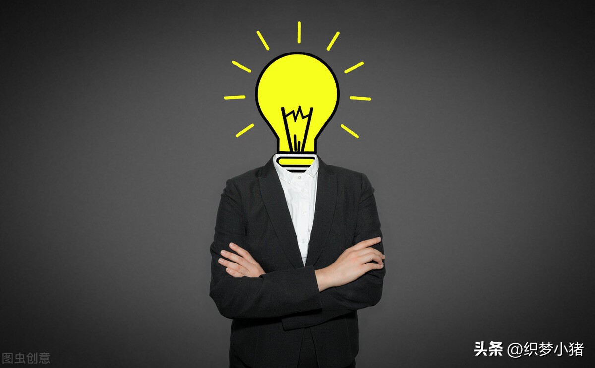 足球场应该踢球还是玩飞盘,为什么踢足球还玩飞盘