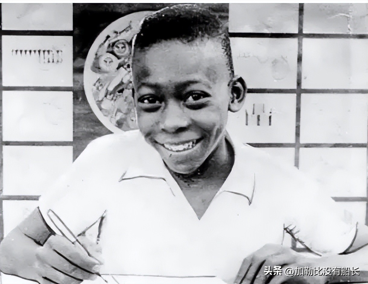 世界足坛近年十大球星,盘点世界体坛巨星退役年龄