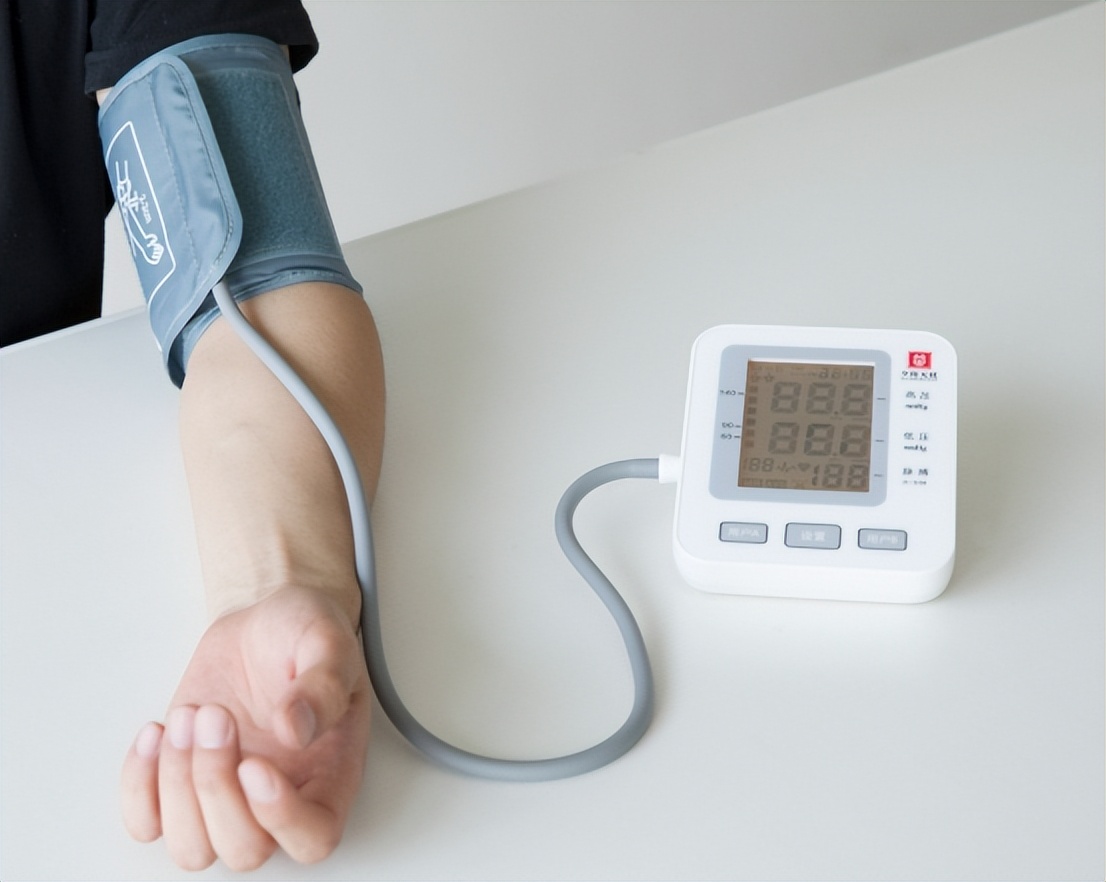 血压高引起的心率快多久可以正常,血压高病人心率控制在多少