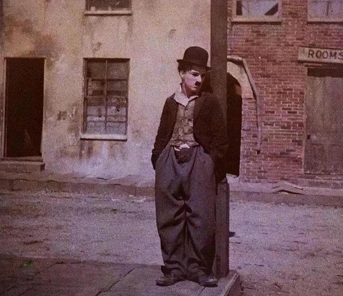 日军日记:*安妇慰**不服从管教,我很愤怒,用*刀刺**插入她的*体下**