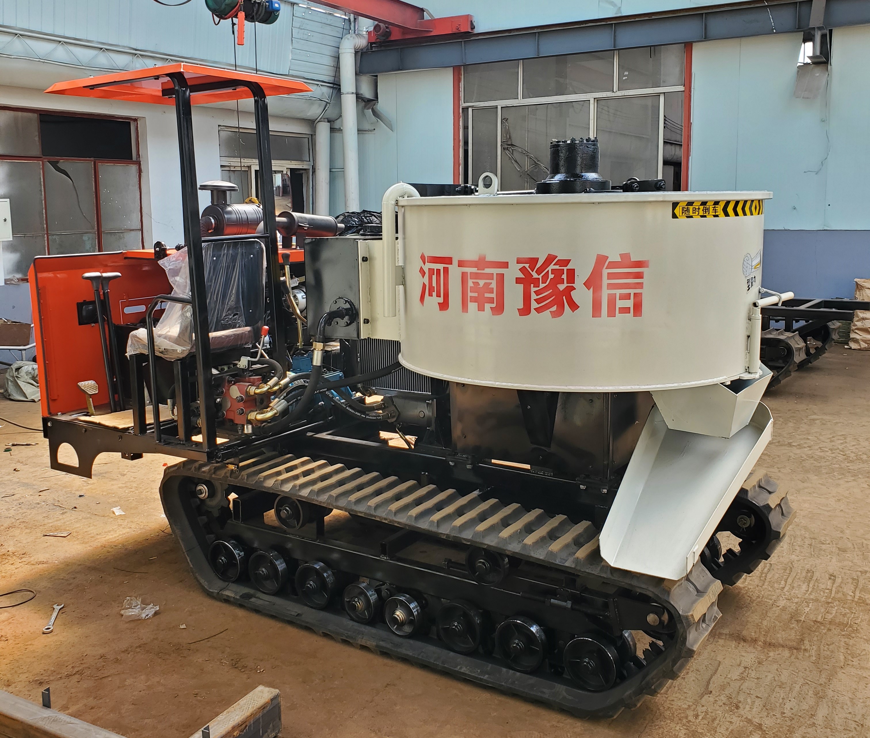 自上料混凝土搅拌车功能,一般小型混凝土搅拌车