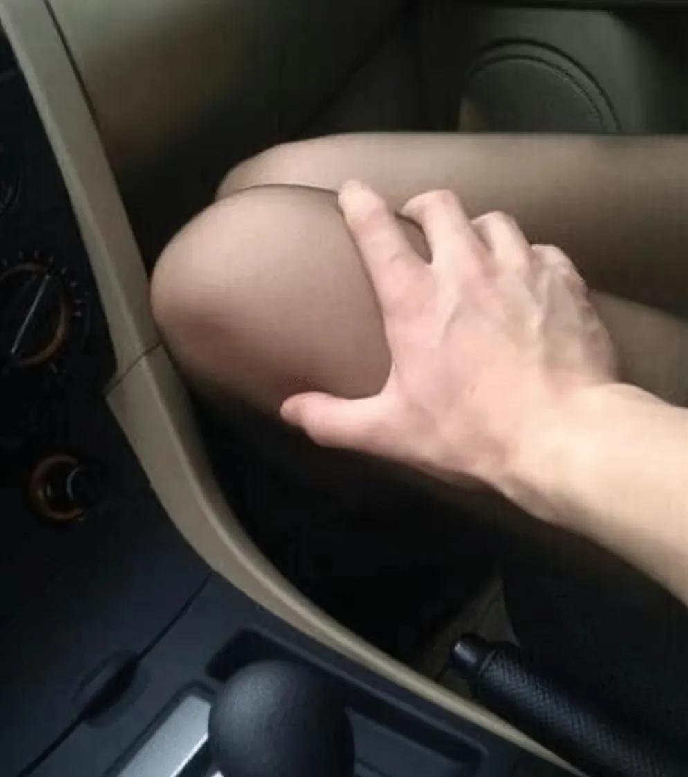 新瓜！女子曝光教练“性骚扰”，让坐其怀里练车，还被摸手摸脚…