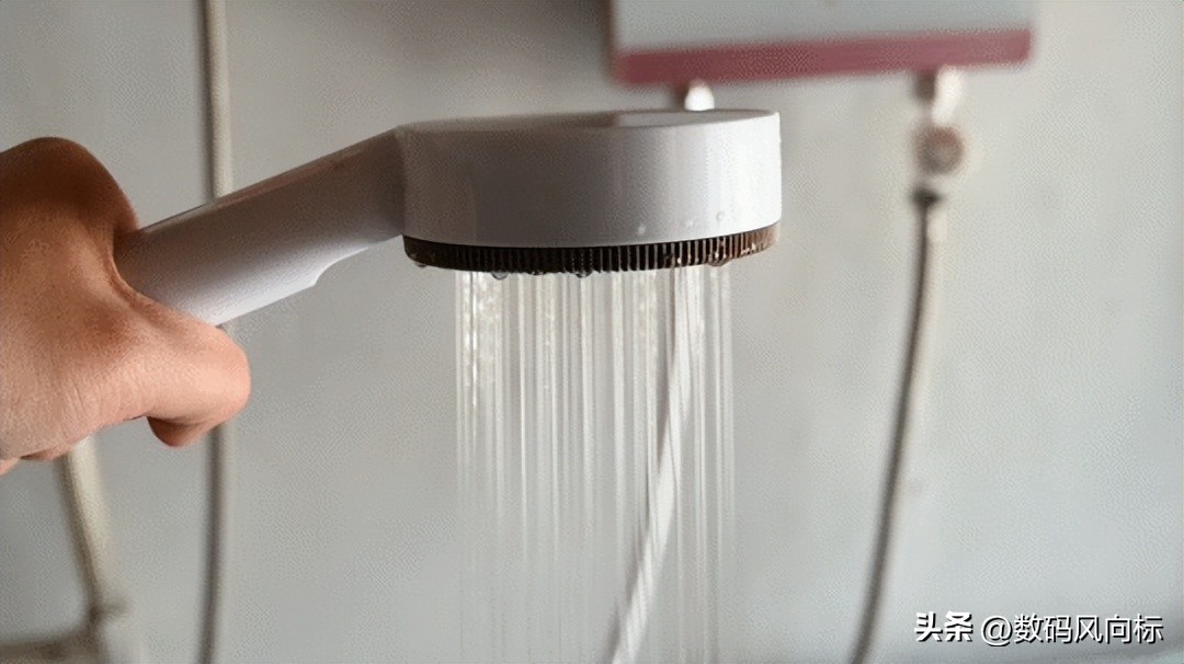 奥特朗即热热水器f15h-z85a,即开即热无需等待