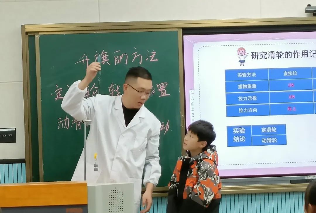 他是全校唯一的“全职”科学老师，带山里孩子“玩转科学”