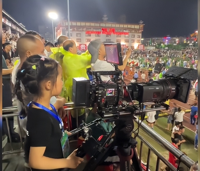 村超小摄影师是哪里人,村超5岁摄影师