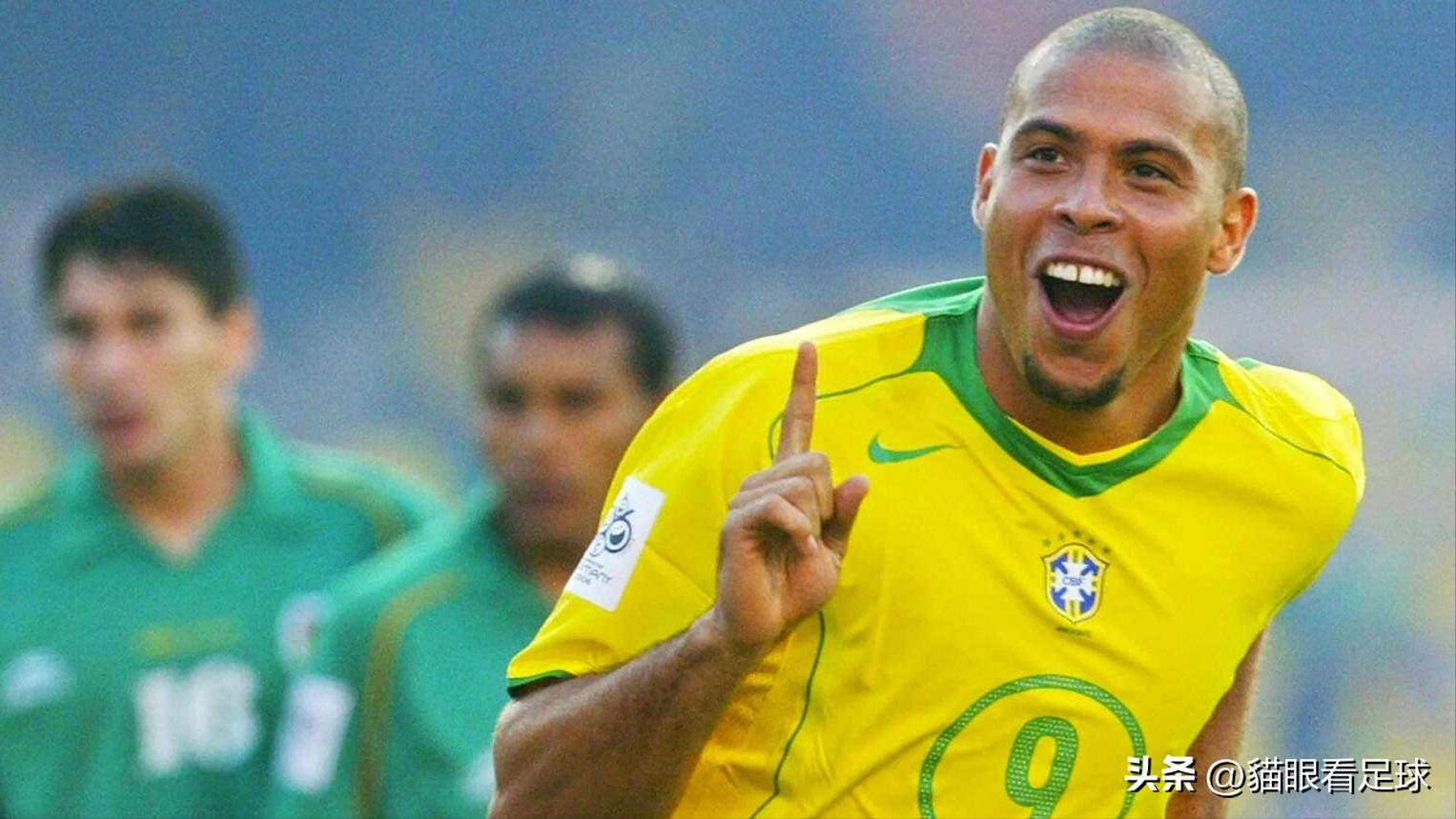 大罗被质疑,贝利如何评价罗纳尔多