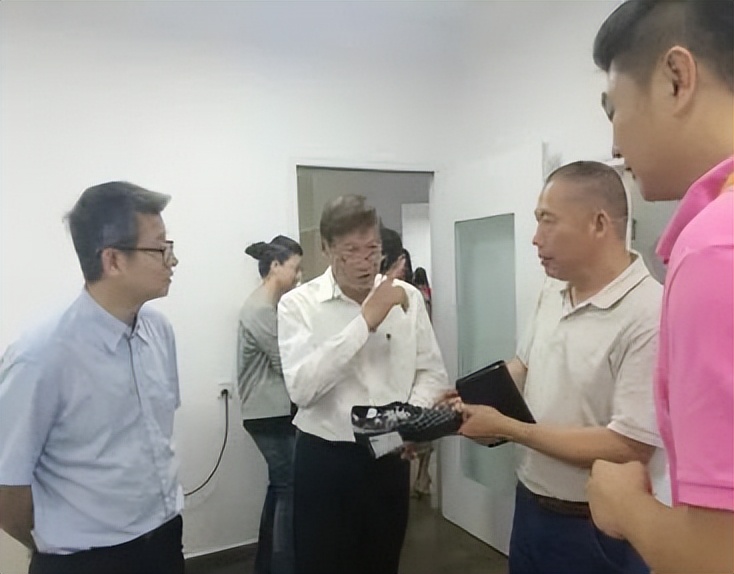 耐克也得看他脸色！年入170亿的台湾首富，靠越南人赚翻了