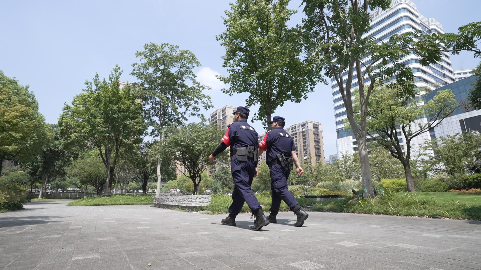 纯悦矿泉水一瓶1.5升,纯悦矿泉水送水杯