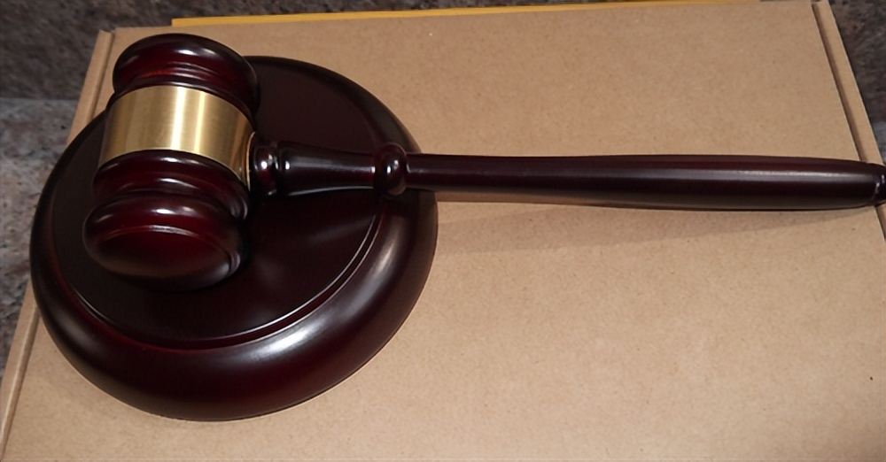 买彩票中大奖彩票店有奖金吗,给别人垫付买的彩票中奖奖金归谁