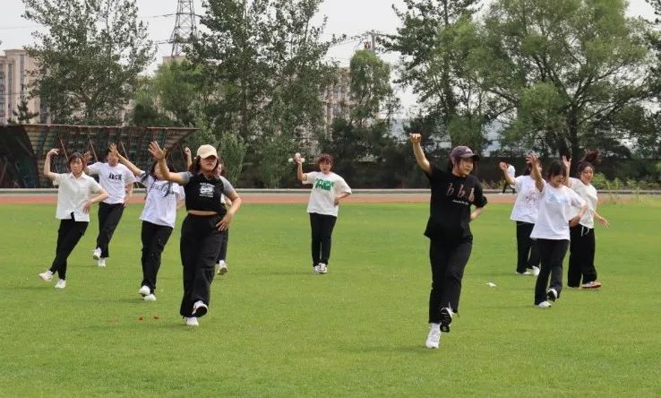 齐舞沈阳城市学院,沈阳城市学院百人齐舞