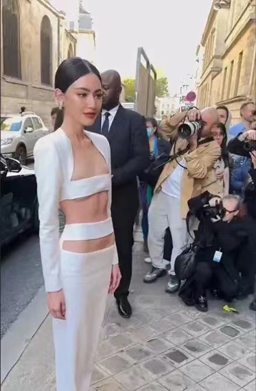 他泰颜值一姐情商这么低？频频迷惑发言引发争议，如今脸也崩了？