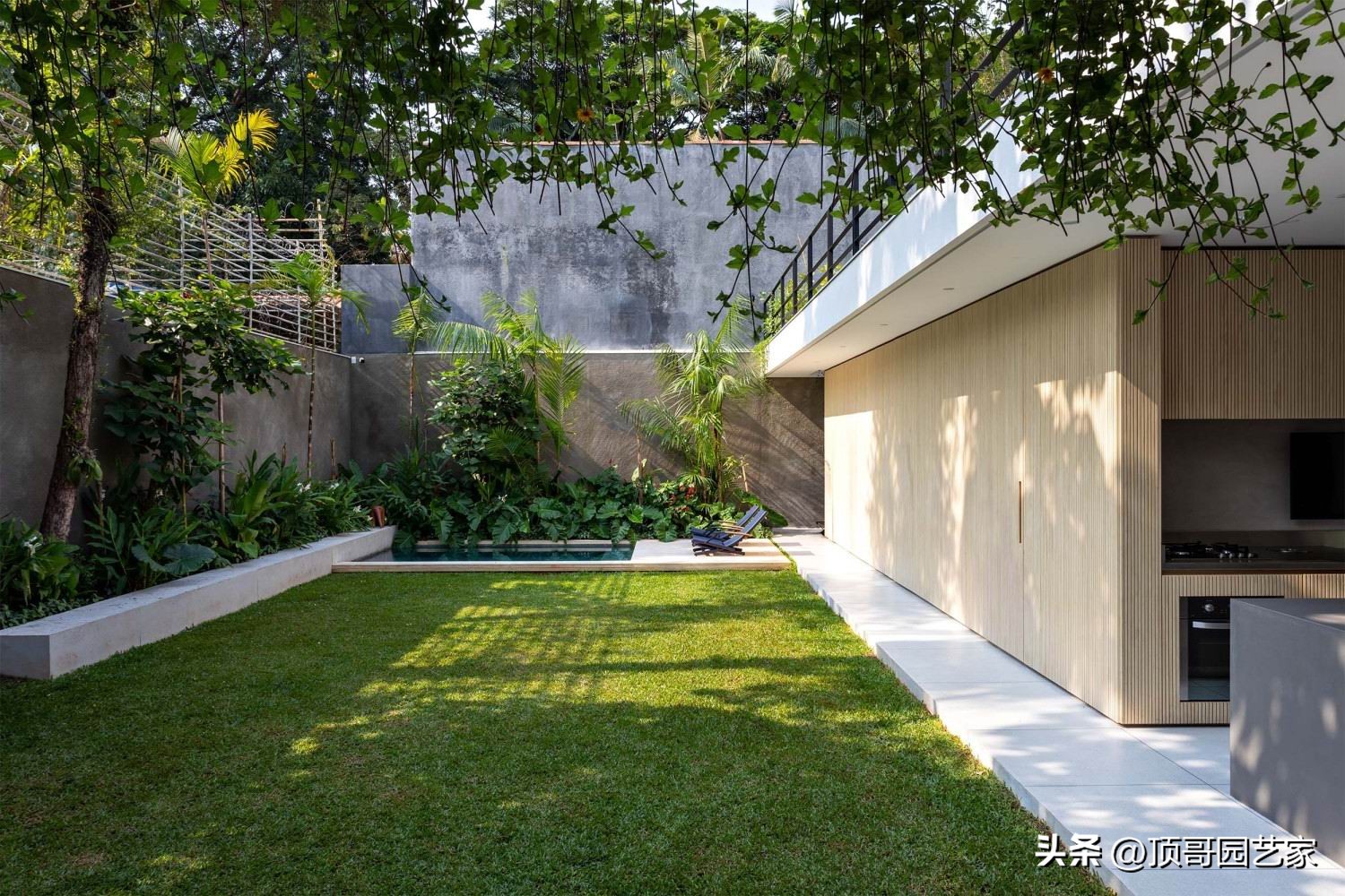 草坪盲管排水原理图,花园草坪要排水吗