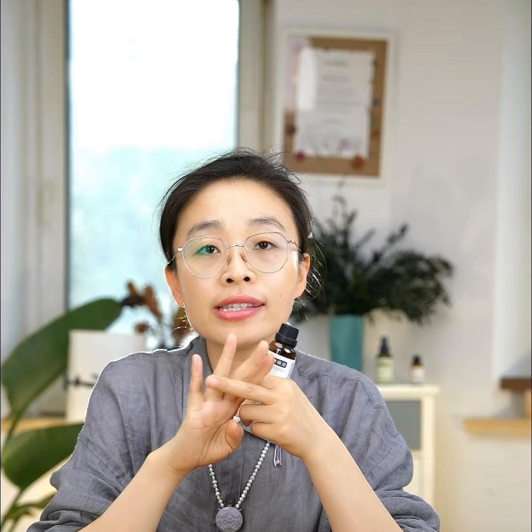 头屑头油头痒掉发怎么回事,头痒头屑头油掉发什么原因