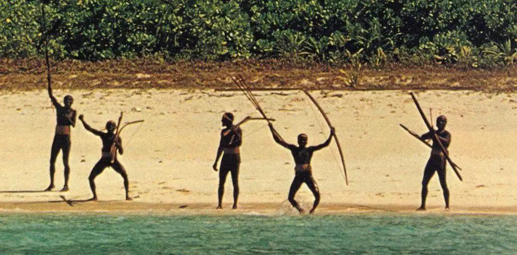 与世隔绝几万年的部落人,与世隔绝的土著部落