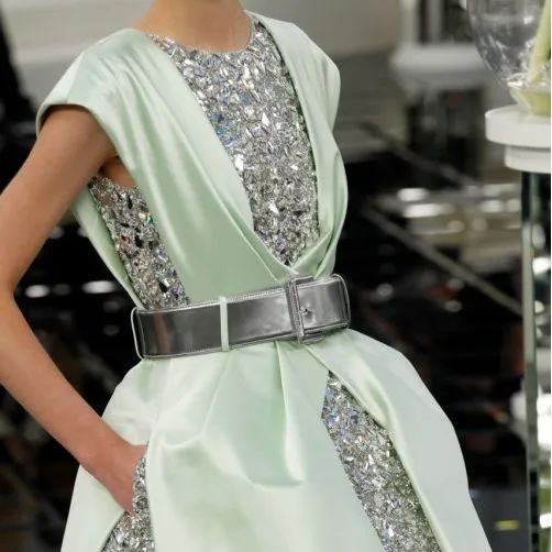 易梦玲网红衣服,易梦玲穿迪奥古董高定