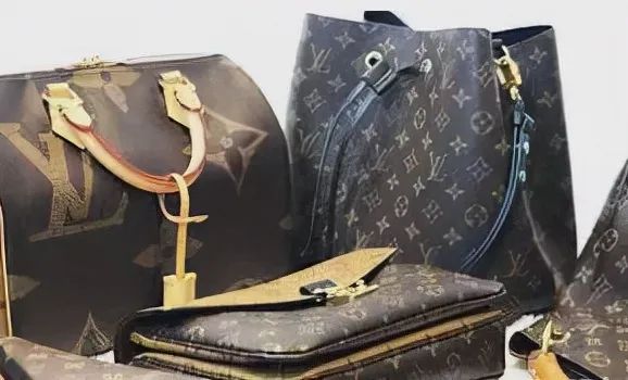 女子账户突然多了500,女子账户突然多了一千五百万