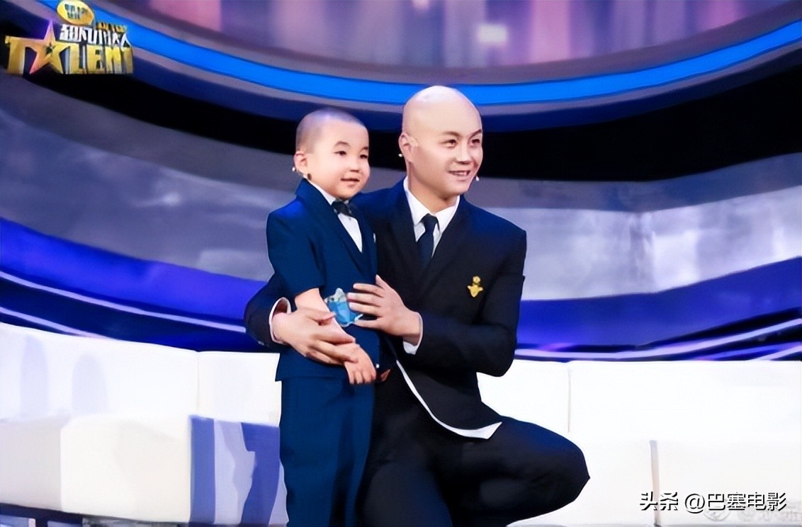 47岁乐嘉在美国被偶遇，高端水成箱买，细看资产，才知什么叫精明