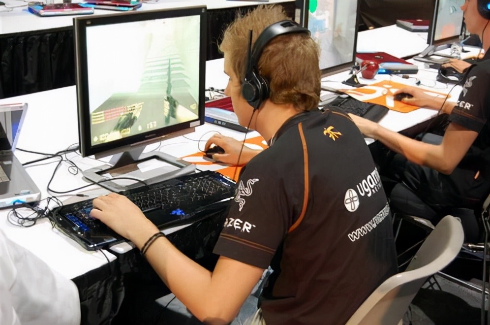 高刷和游戏高帧率,高刷和fps