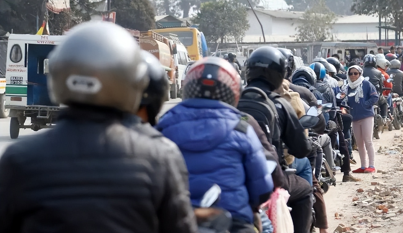 与中国接壤的尼泊尔地区,中国与印度相邻的尼泊尔