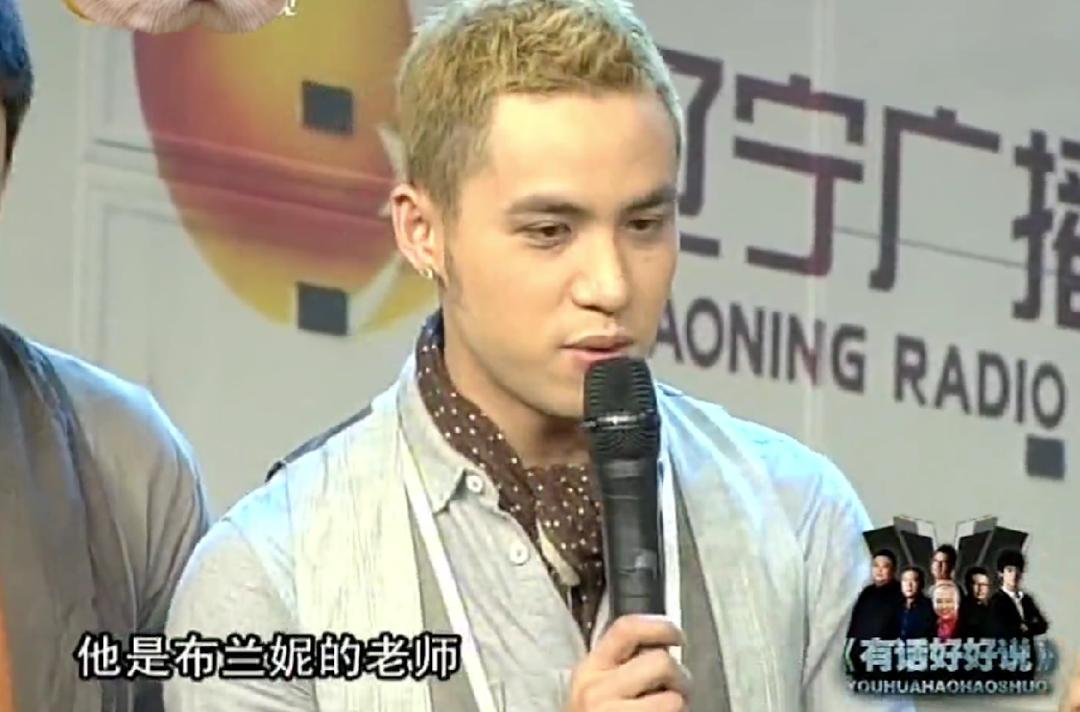 卖螺蛳粉网红男扮女装好几个人,代言螺蛳粉的男星