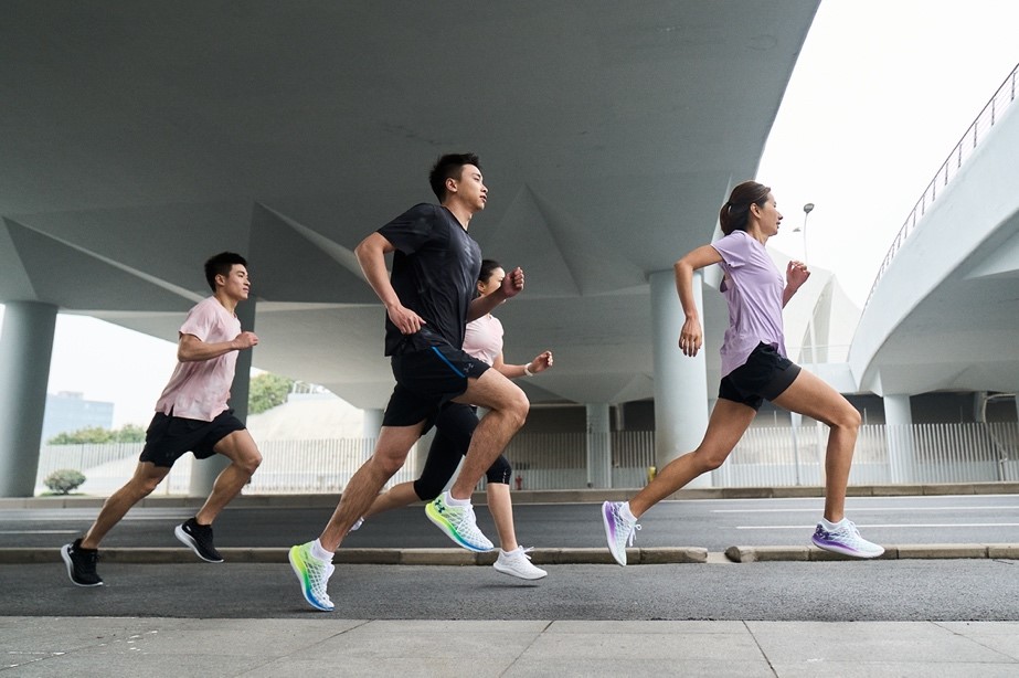 UNDERARMOUR安德玛发布全新跑鞋，UAFLOW持续助力跑者体验