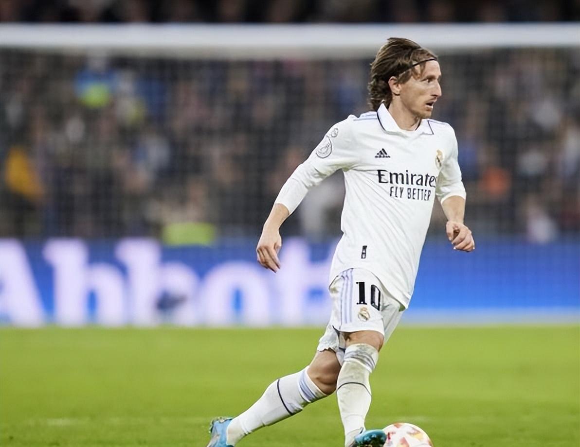 德布劳内18世界杯远射,442评现役10大中场