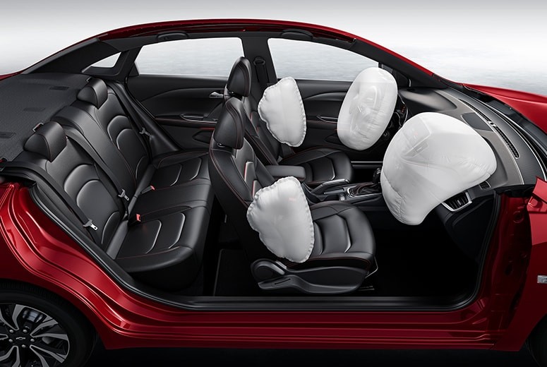 吉利帝豪第四代对比雪佛兰科鲁泽,吉利帝豪和雪佛兰科鲁泽