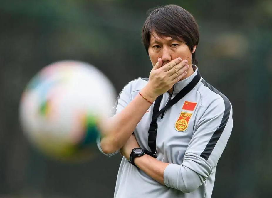 李铁媳妇龙菲个人简介,李铁老婆龙菲个人照片