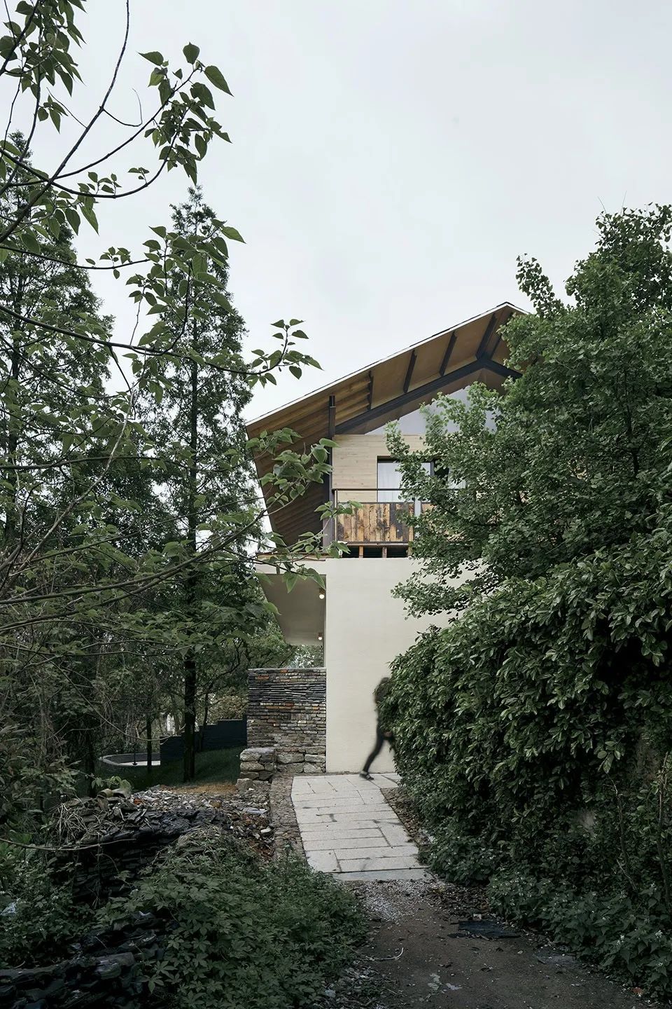 北京农村荒废田园建筑,失去耕地的农民生存怎么办