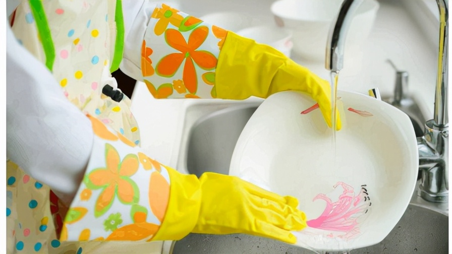 洗洁精残留对人体的危害致癌吗,洗洁精残留真的有毒且致癌吗