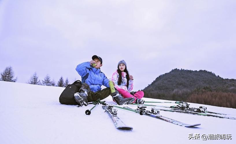 哪个地方可以玩雪又可以泡温泉,可以看雪又可以泡温泉的地方