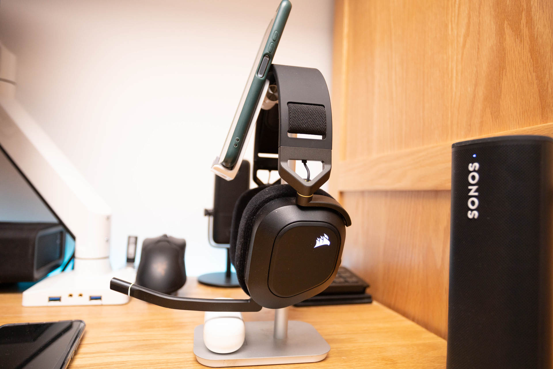 23.8英寸显示器桌面效果,桌面1.3米扩展显示器