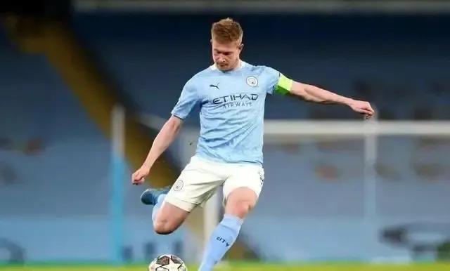 足坛十大中场大师里瓦尔多,现役足坛十大防守型中场