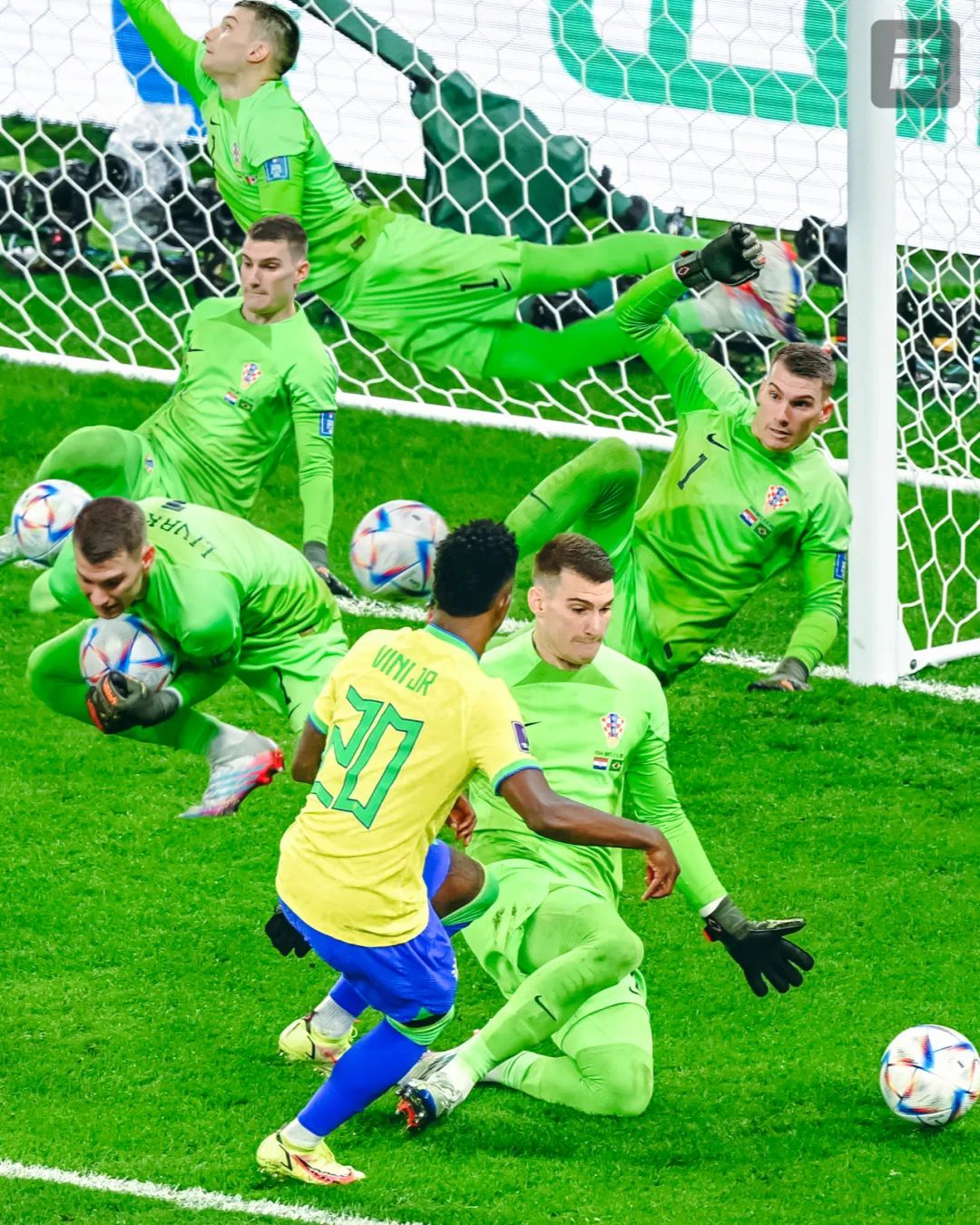 内马尔巴西进球哭了,内马尔为8-0致歉国足哪场比赛