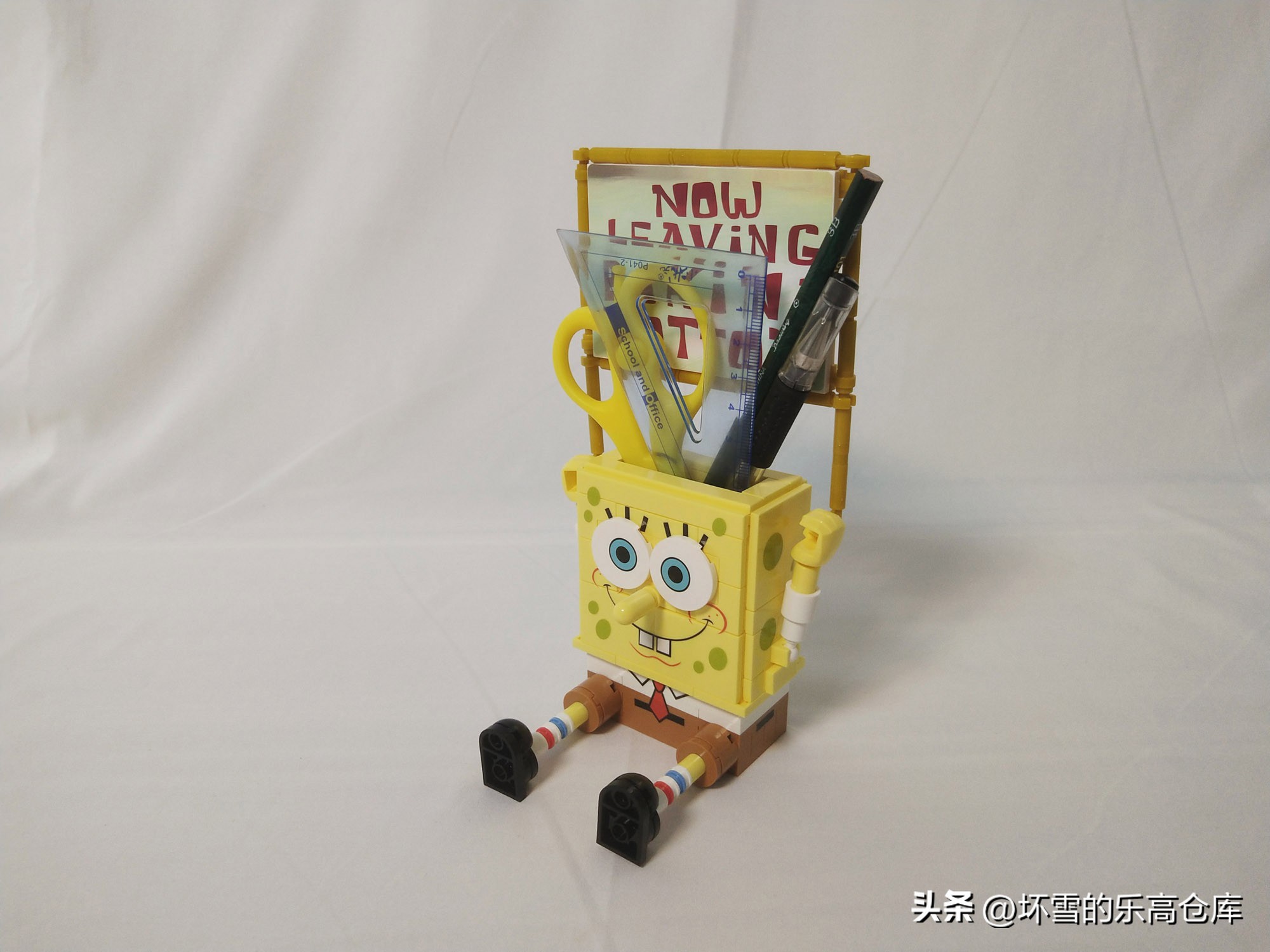 海绵宝宝笔筒积木拼装,海绵宝宝创意笔筒