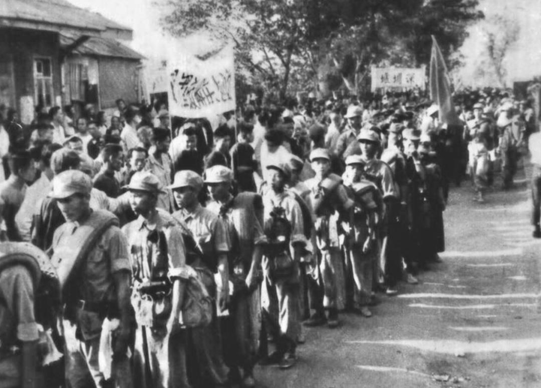 1949年我国为何不用*力武**收复香港？