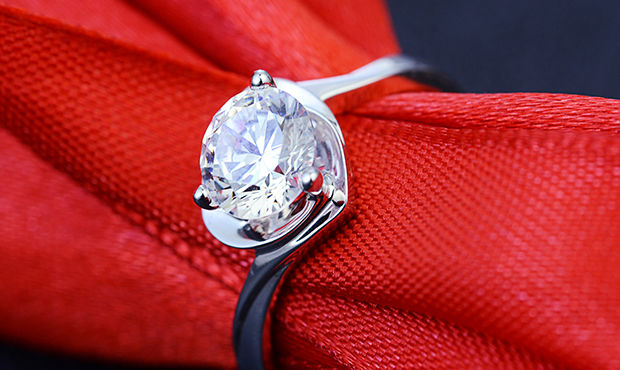 结婚戒指该谁买呢男方还是女方,结婚戒指一般是男方买还是女方买