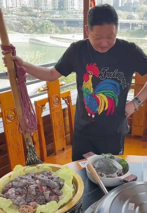 三德子不让吃鸡,三德子管家吃鸡完整版