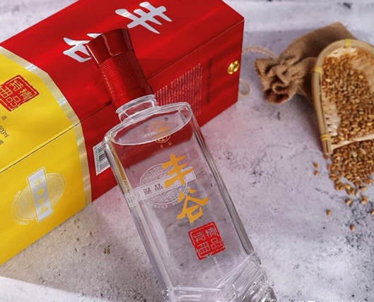 喝酒不能喝但是又想喝,十种最好喝纯粮酒推荐图片