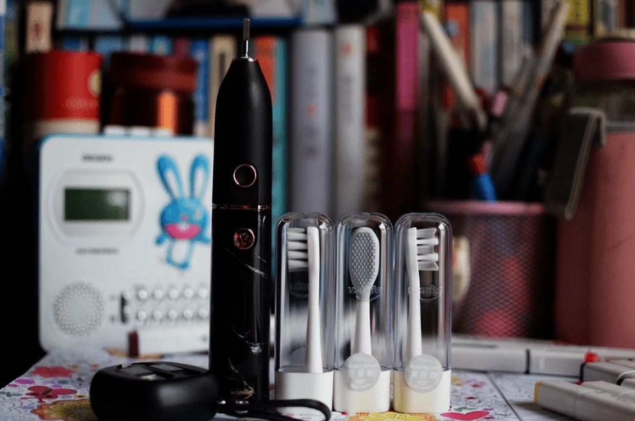 欧乐b电动牙刷p3000和p4000哪个好,mcomb电动牙刷和usmile电动牙刷