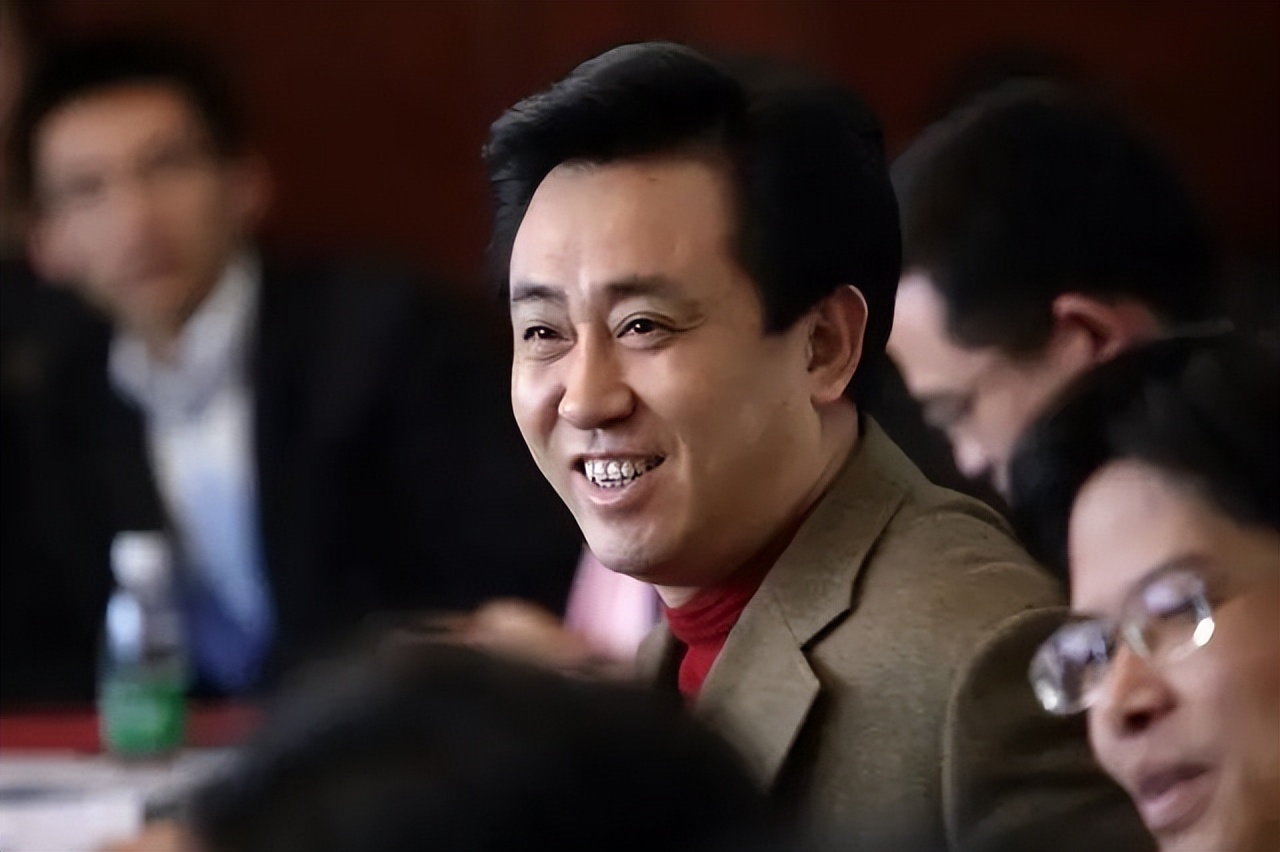 许家印能走出困境吗,许家印该从恒大出局吗