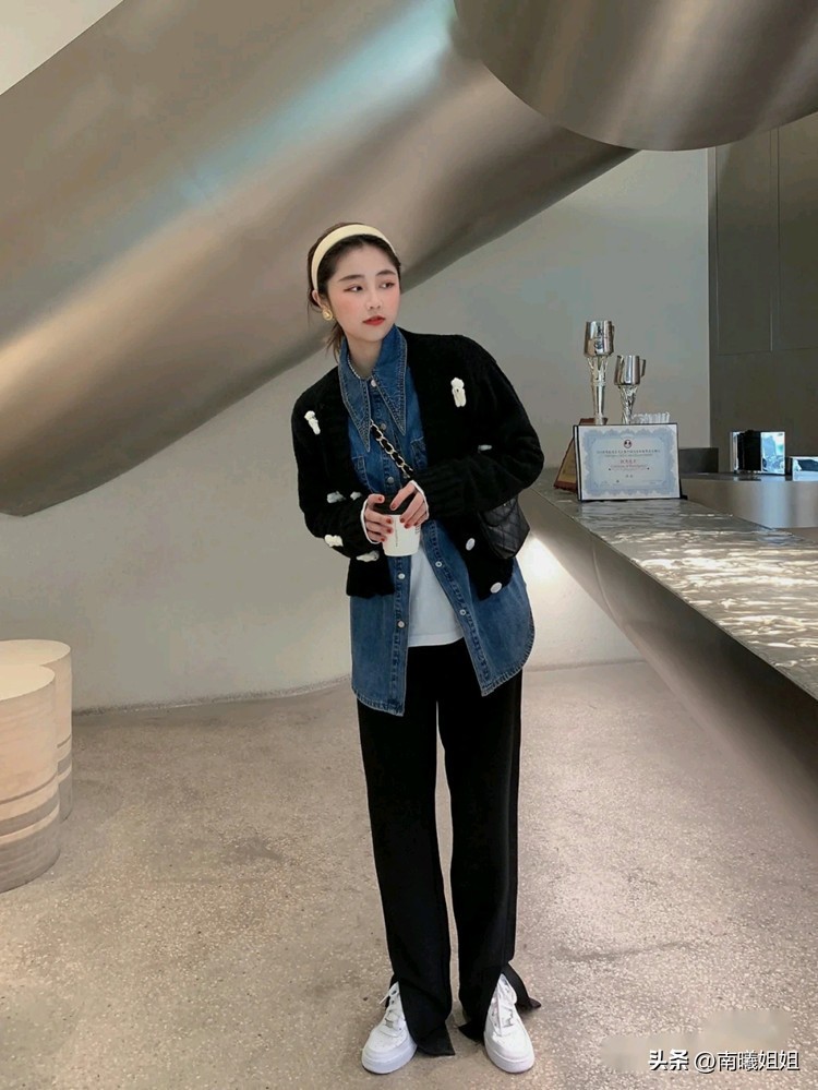 今年很流行长短搭配跟着穿很时髦,今年最不流行的穿搭