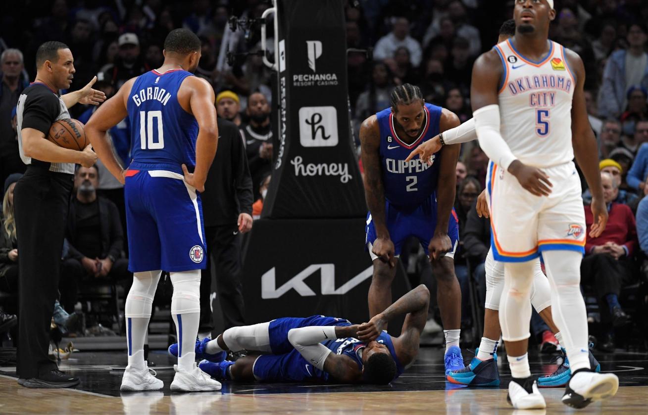 和湖人为敌，球队老二换遍全联盟！西部最可怜球队，老大名不副实