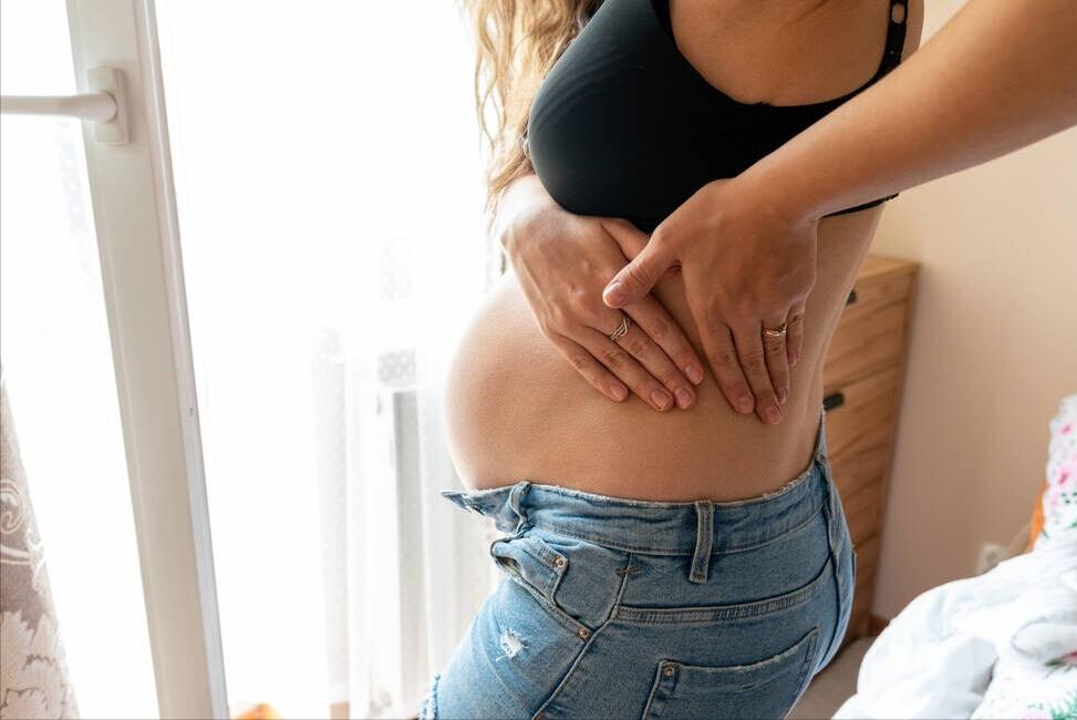 产后腰痛预防,产后康复妈妈腰疼别担心有绝招了