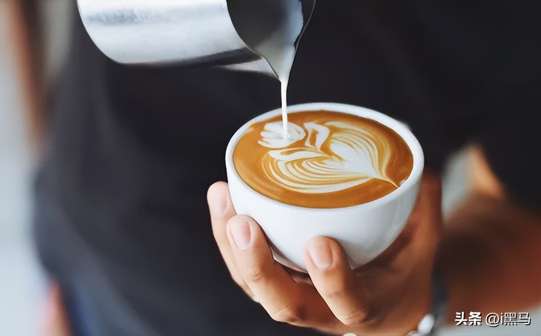 偷偷买星巴克,星巴克店员送了杯咖啡