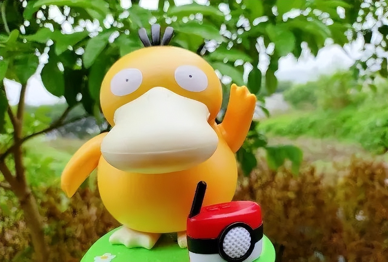 可达鸭玩具走红价格炒到1500元,爆款可达鸭肯德基玩具