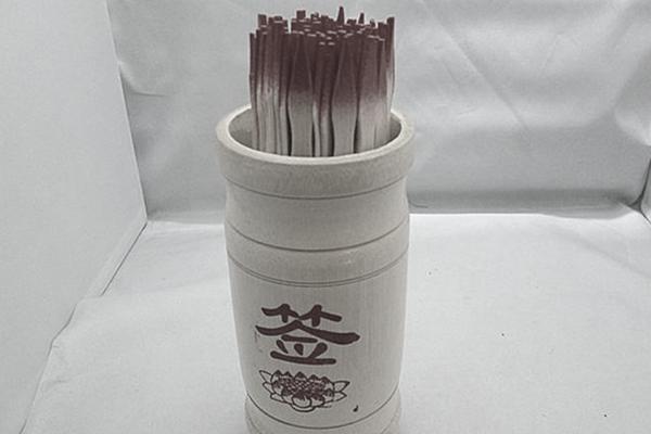 民国赌博中的挎篮蹲签是什么意思，*家庄**怎么作弊，赌客又如何出千