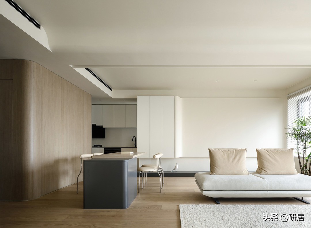 她舍弃一间房，入住发现真是太爽了，全屋简洁温馨，生活快乐美好