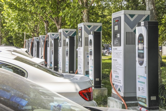 新能源汽车补贴2023年最新,新能源汽车补贴延续到2023年